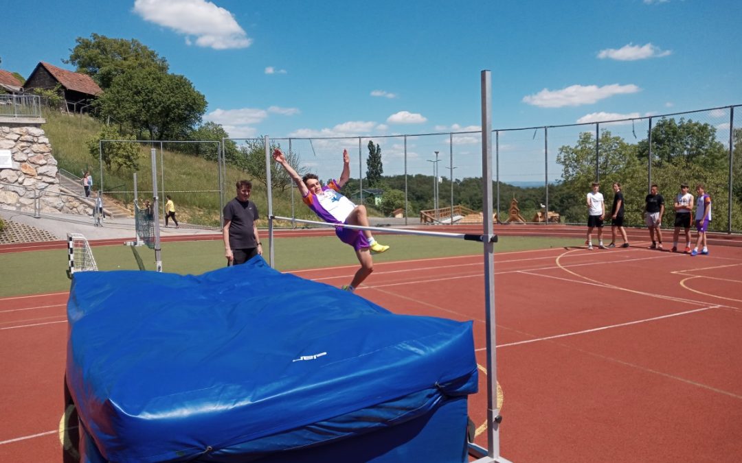 MEDOBČINSKO TEKMOVANJE V ATLETIKI EKIPNO IN POSAMIČNO